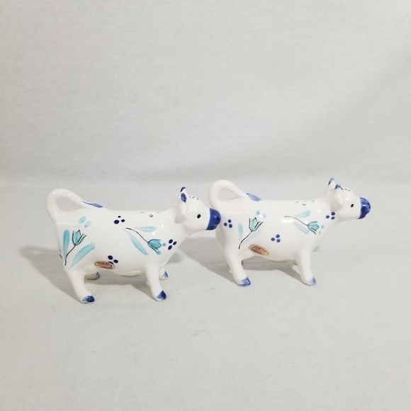 VTG blue and white cow salt and pepper shakers - Picture 2 of 11